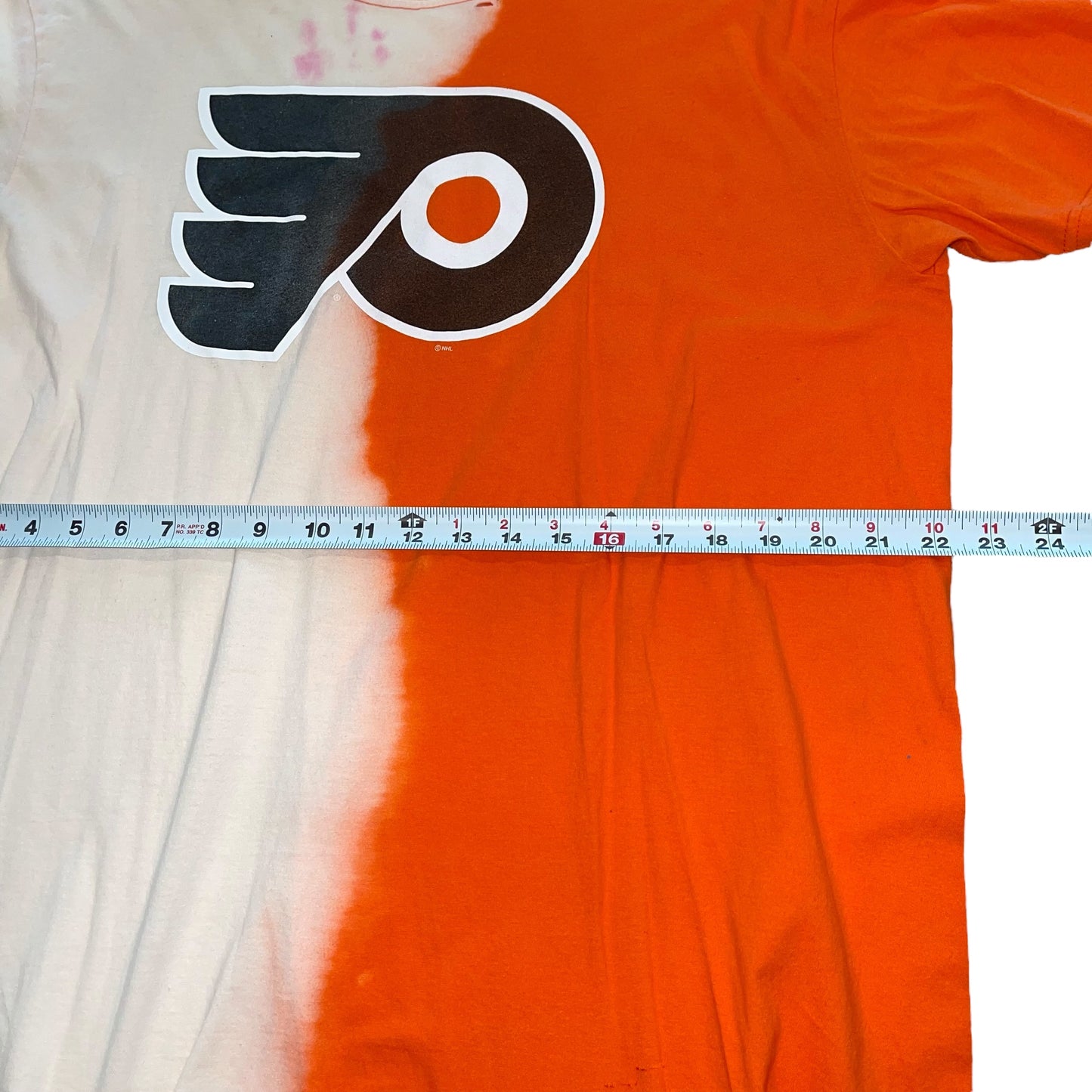 Philadelphia Flyers Distressed Bleach t-shirt (XL)