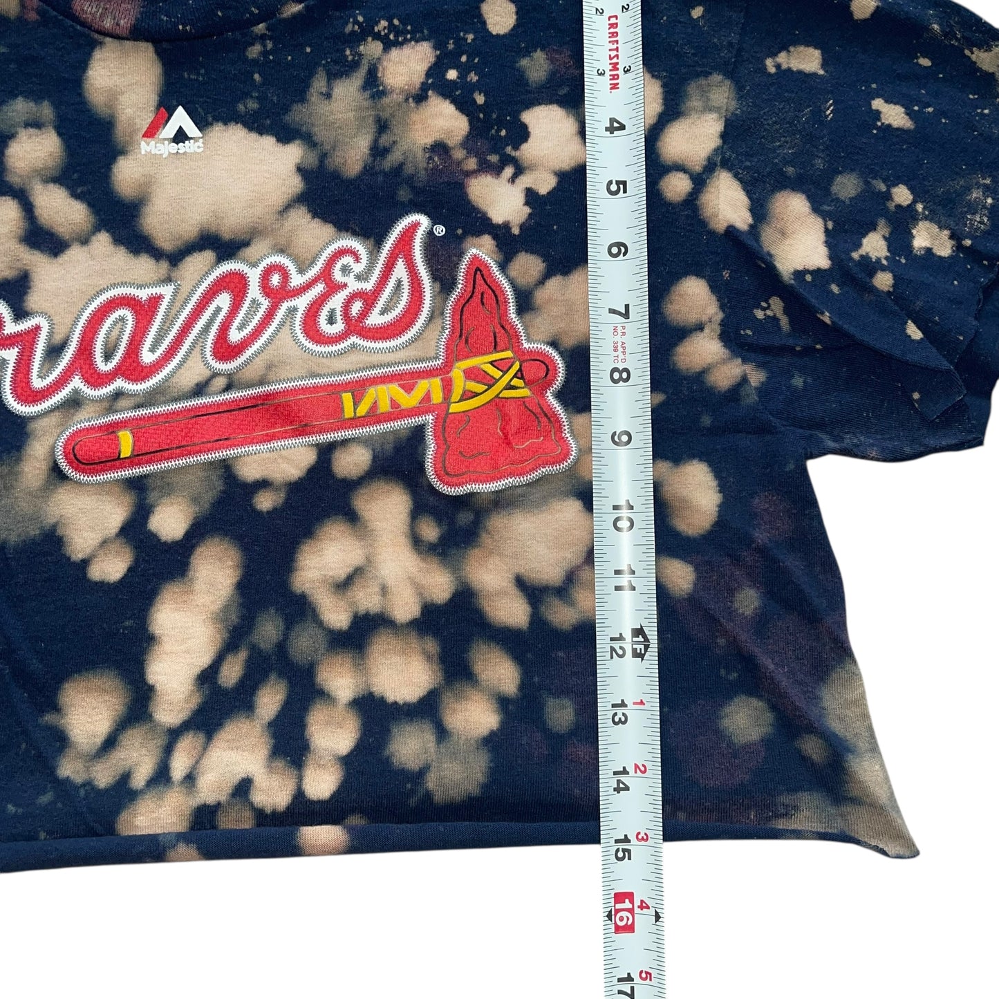 Atlanta Braves Bleach Crop (M)