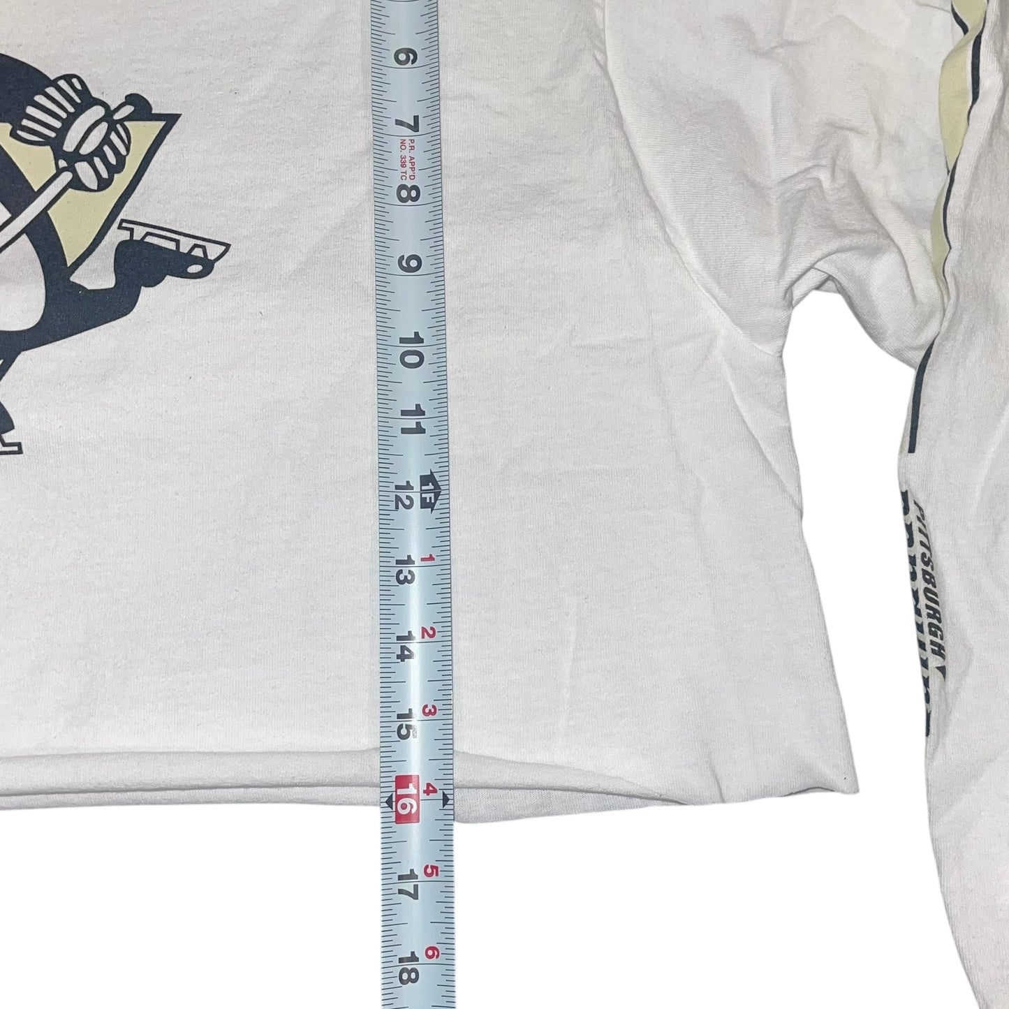 Pittsburgh Penguins Reworked Chain Crop (L)