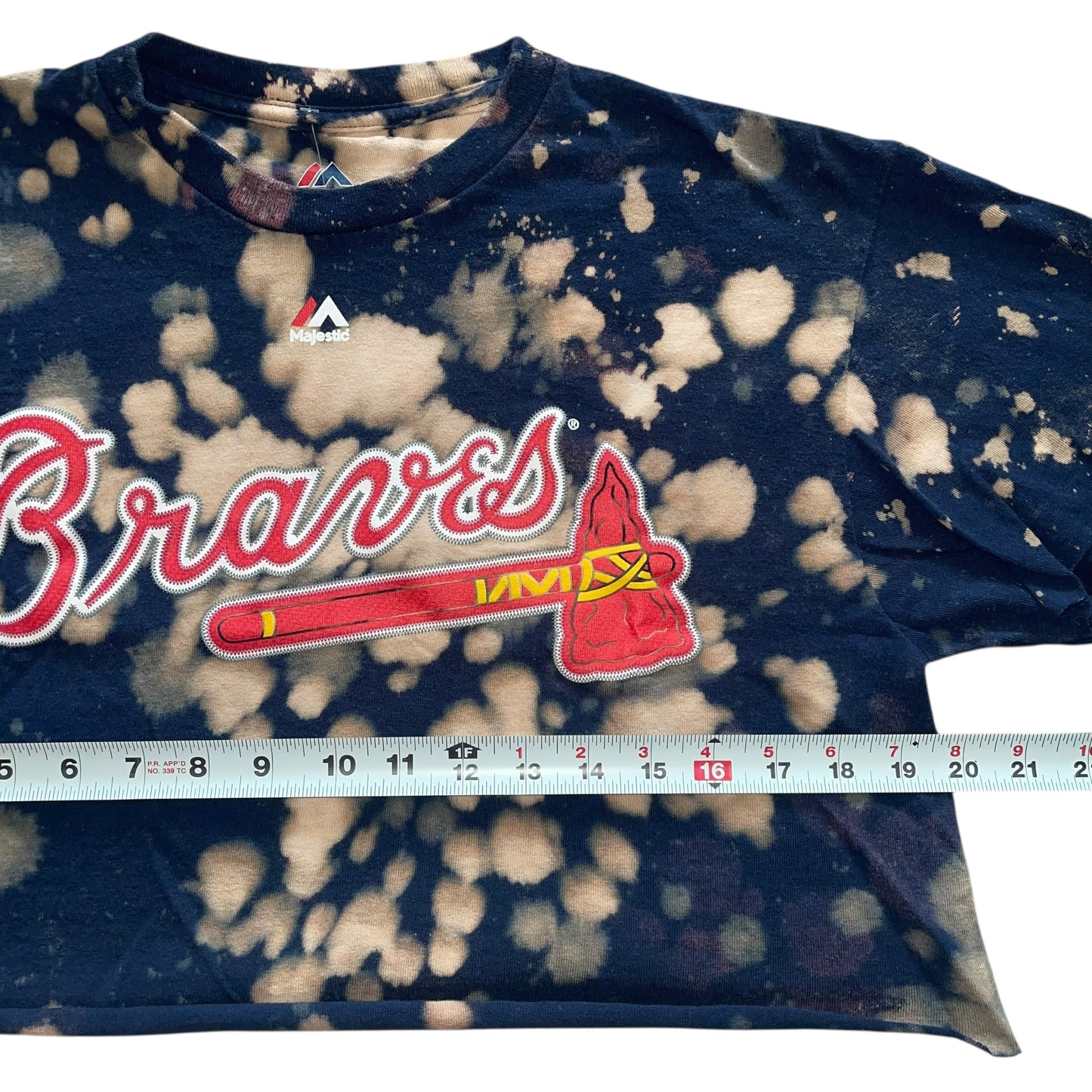 Atlanta Braves Bleach Crop (M)
