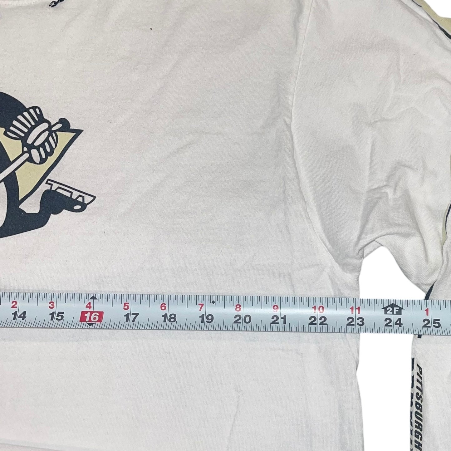 Pittsburgh Penguins Chain Crop (L)