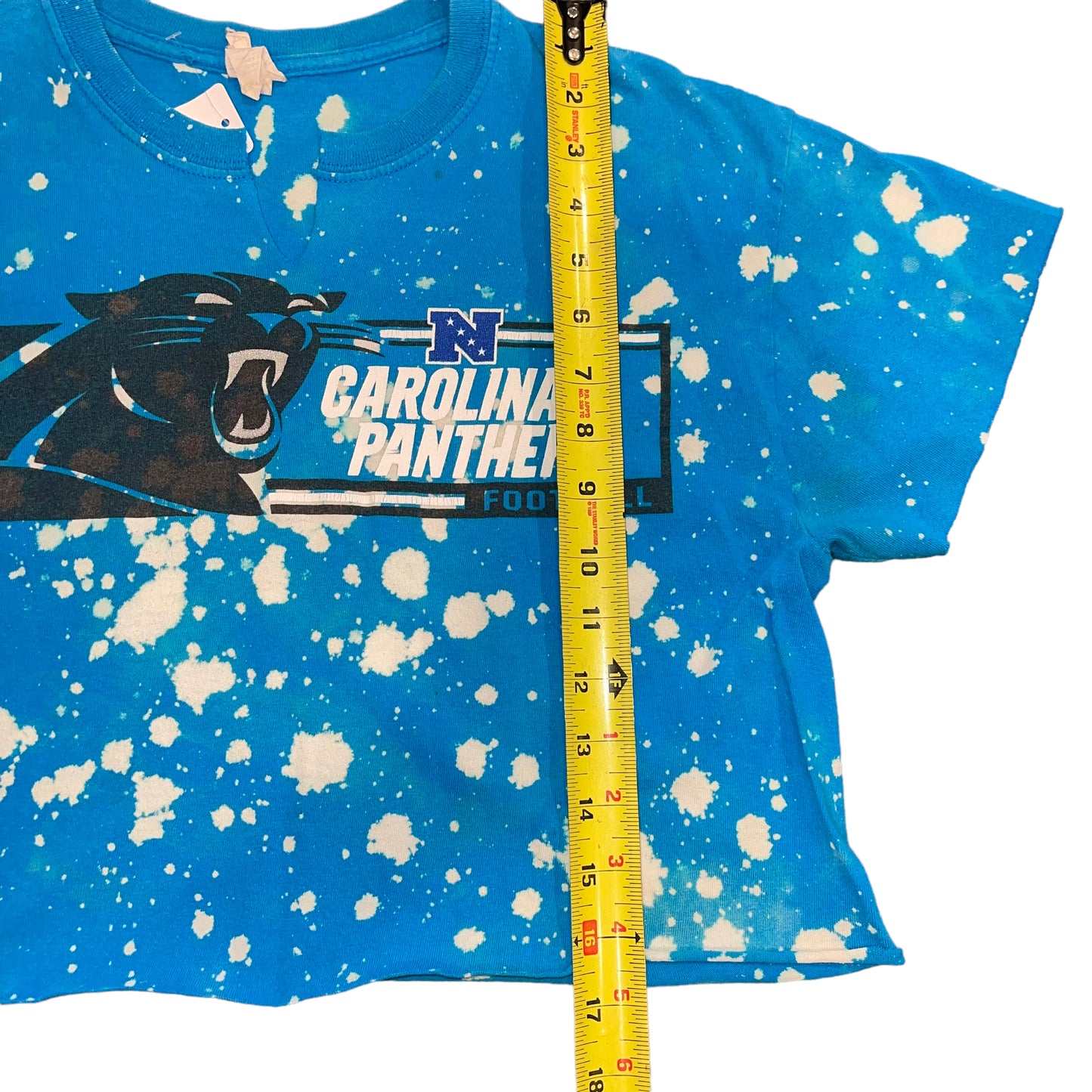 Carolina Panthers Bleach Crop (M)