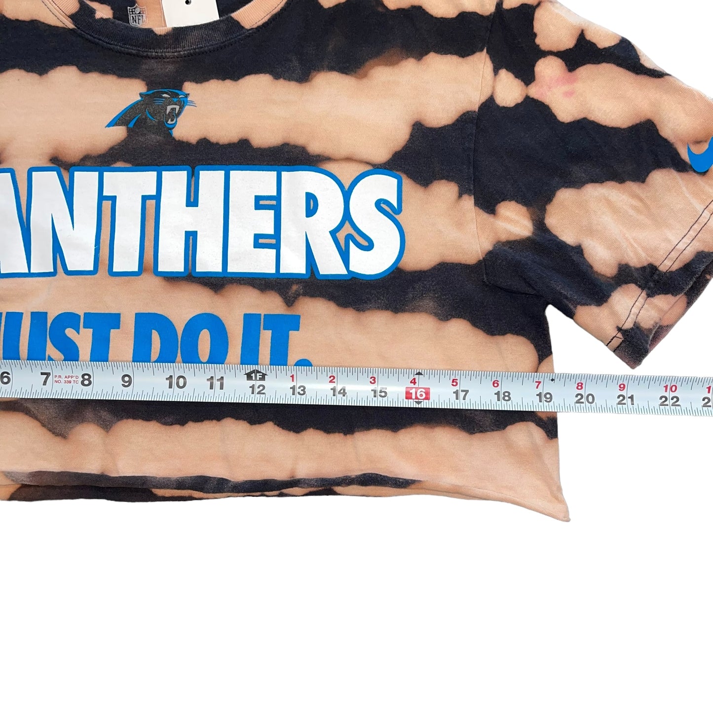 Carolina Panthers Bleach Crop Tee (M)