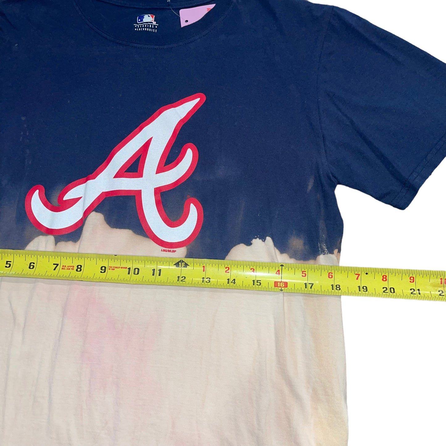Atlanta Braves Bleach Tee (M)