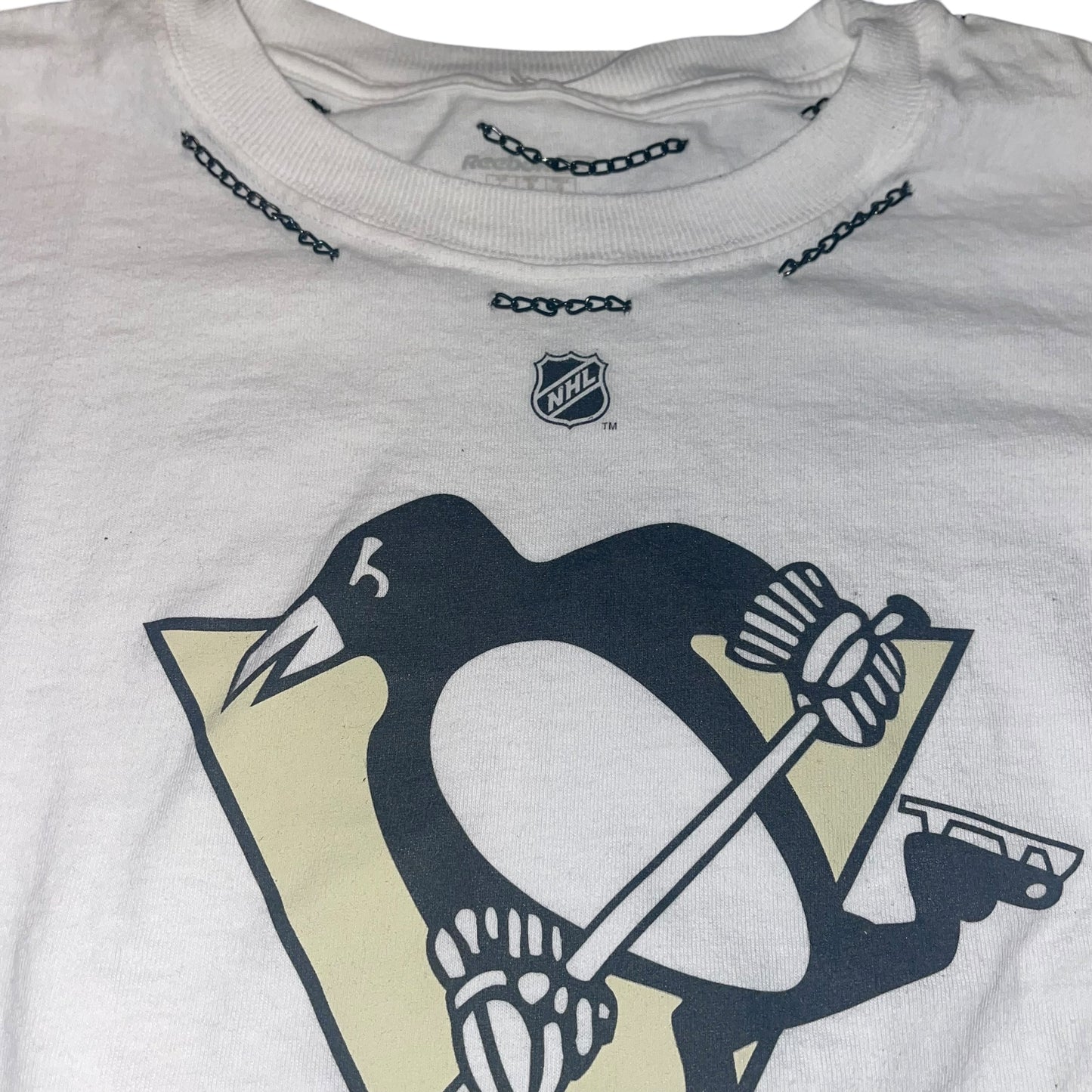 Pittsburgh Penguins Chain Crop (L)