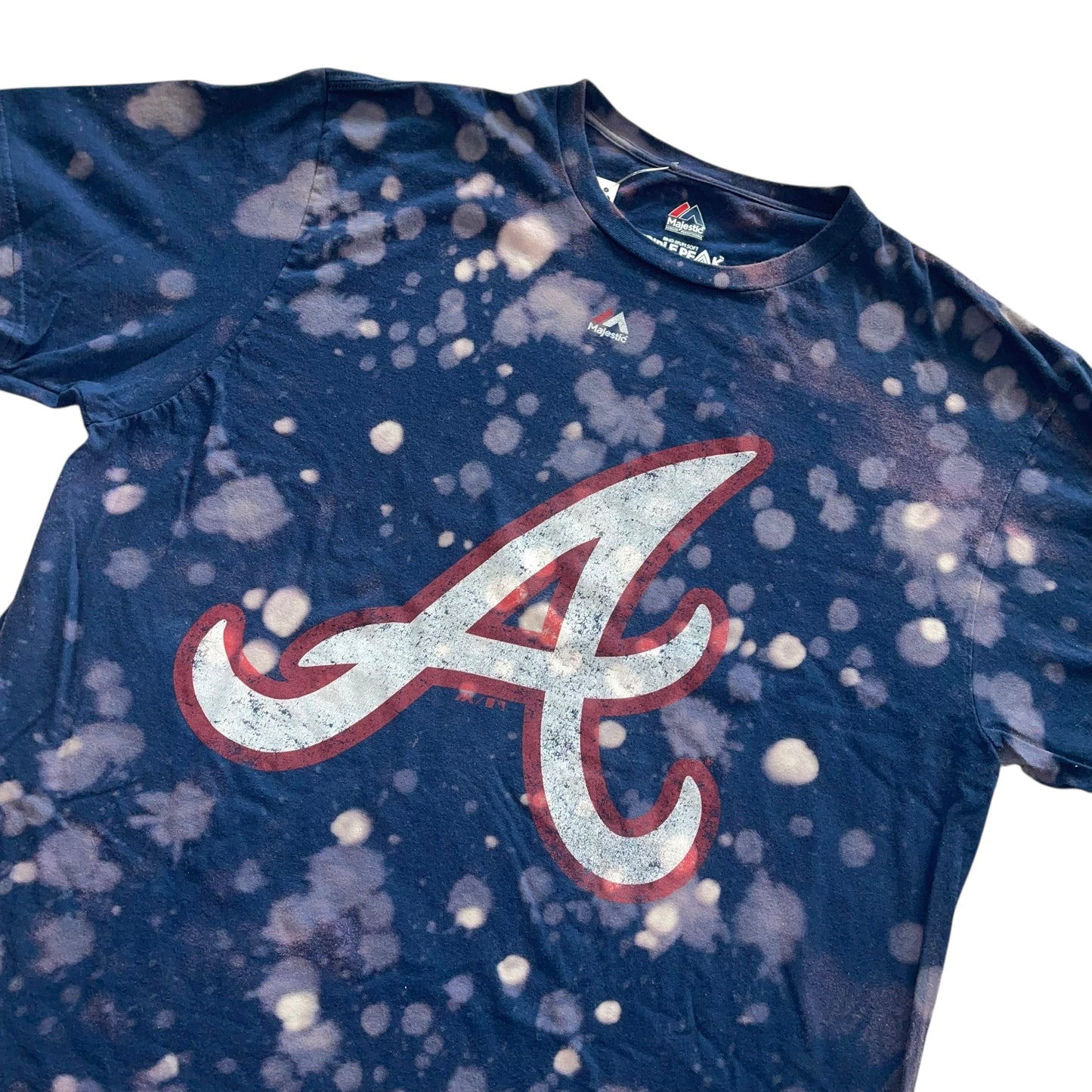 Atlanta Braves Bleach T-shirt (XL)